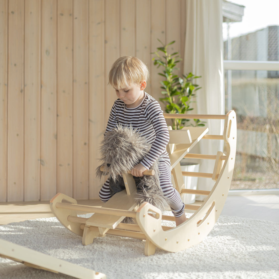 Klätterbåge för barn inomhus: trygg motoriklek i hållbara material