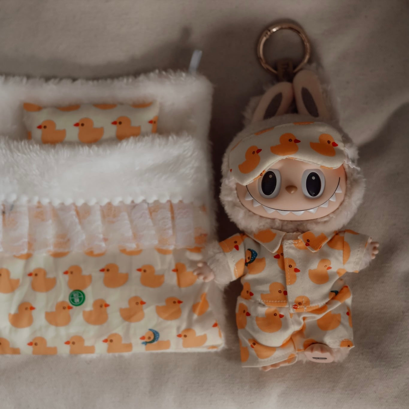 Labubu säng- och pyjamasset